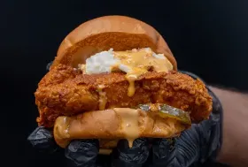 Photograph of Fluffies Hot Chicken, Bayonne