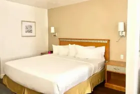 Photograph of Surestay Plus Hotel By Best Western, Albuquerque