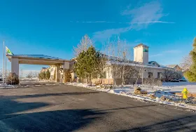 Photograph of Holiday Inn Express, Raton