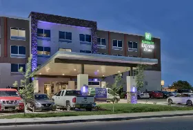 Photograph of Holiday Inn Express, Roswell