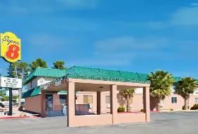 Photograph of Super 8, Alamogordo
