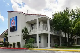 Photograph of Motel 6, Albuquerque