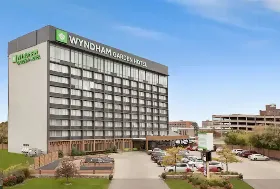 Photograph of Wyndham Garden at Niagara Falls, Niagara Falls