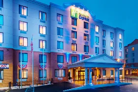 Photograph of Holiday Inn Express, Staten Island
