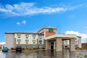 Photograph of La Quinta Inn & Suites, Batavia