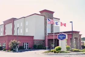 Photograph of Hampton Inn, Watertown