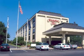 Photograph of Hampton Inn, Commack