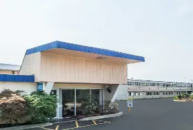 Photograph of Days Inn, Hicksville