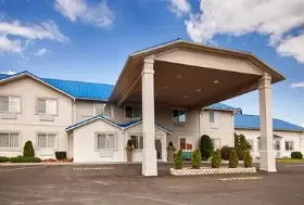 Photograph of Best Western New Baltimore Inn, West Coxsackie