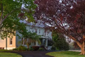 Photograph of Yale Manor, Romulus