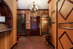 Photograph of Hotel 17, New York