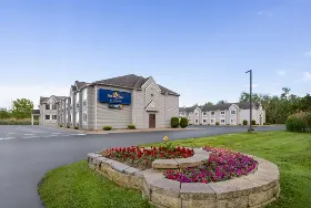 Photograph of Microtel Inn by Wyndham Albany Airport, Latham