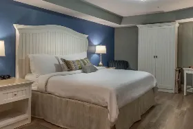 Photograph of Watkins Glen Harbor Hotel, Watkins Glen