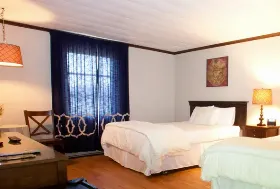 Photograph of Whispering Winds Motel, Auburn