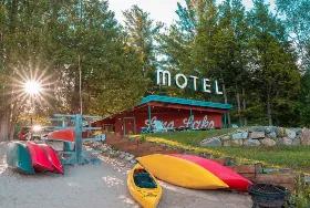 Photograph of Motel Long Lake & Cottages, Long Lake