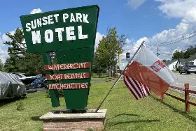 Photograph of Sunset Park Motel, Tupper Lake