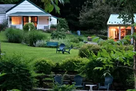 Photograph of The Woodstock Inn on the Millstream, Woodstock