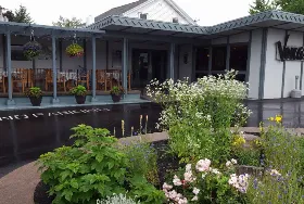 Photograph of Vona's Restaurant, Oswego