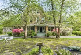 Photograph of Orient Inn, Orient