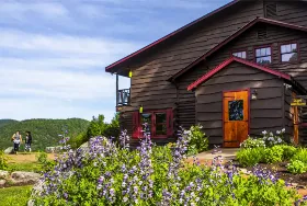 Photograph of Garnet Hill Lodge, North River