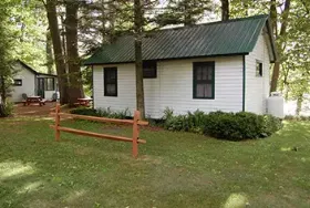 Photograph of Elms Waterfront Cottages, Lake Luzerne
