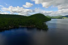 Photograph of Raymond's Cottages, Brant Lake