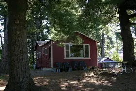 Photograph of Pinehurst Cottages & Motels, Alexandria Bay