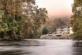 Photograph of Best Western River Escape Inn & Suites, Dillsboro