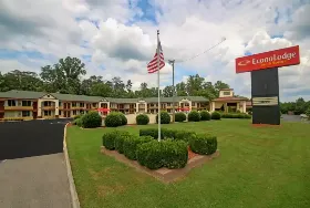 Photograph of Econo Lodge, Pilot Mountain