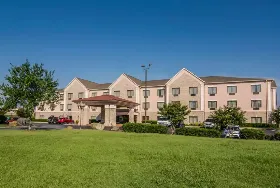 Photograph of Quality Suites, Graham