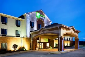 Photograph of Holiday Inn Express, Forest City
