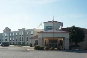 Photograph of Holiday Inn Express, Hickory