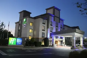 Photograph of Holiday Inn Express, Concord