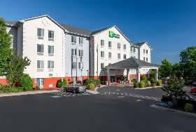 Photograph of Holiday Inn Express, Gastonia