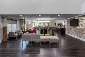 Photograph of Quality Suites, Pineville