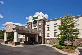 Photograph of Holiday Inn Express, Apex