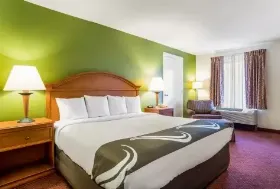 Photograph of Quality Inn, Battleboro