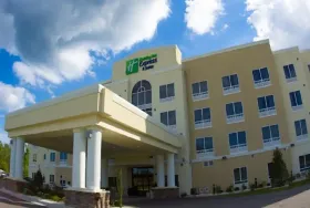 Photograph of Holiday Inn Express, Havelock