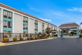 Photograph of Quality Inn Jacksonville, Jacksonville