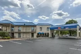 Photograph of Econo Lodge, Fayetteville