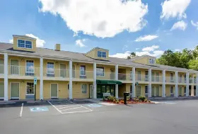 Photograph of Quality Inn, Laurinburg