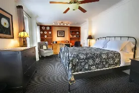 Photograph of The Monte Vista Hotel, Black Mountain