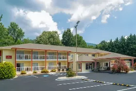Photograph of Ramada Limited, Maggie Valley