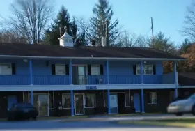 Photograph of Colonial Inn, Franklin