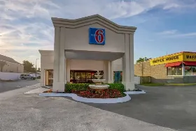 Photograph of Motel 6, Jacksonville