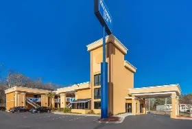 Photograph of Rodeway Inn, Lumberton