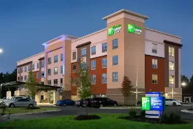 Photograph of Holiday Inn Express, Fayetteville