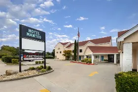 Photograph of Hotel Manteo, Manteo