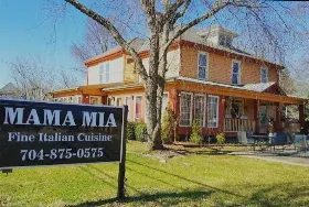 Photograph of Mama Mia Too, Huntersville