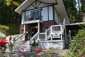 Photograph of Grafton Lodge Bed & Breakfast & Cabins, Lake Lure
